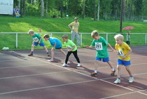 Kotikentällä pidetyissä Matin karnevaaleissa P9-sarjan 40 m valmiina lähtöön.