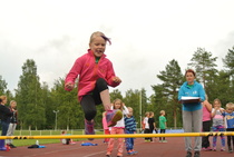 Silja Line -seurakisat jatkuivat mm. korkeushypyllä.