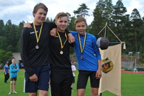 JuvU otti piirihuipentumassa kolmoisvoiton 14-vuotiaiden kolmiloikassa. Hopeaa Topi Julkunen, kultaa Joonas Liukkonen, pronssia Santeri Purhonen.