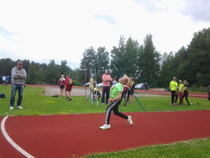 Eemeli Väisänen heitti P12-sarjassa keihästä Suomen kärjen tuntumassa.