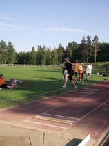 Andrei Montonen paransi tällä kaudella kolmiloikkaennätystään lukemiin 13,53.