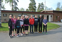 Aikuisten juoksukoulua vetivät tänä vuonna Mika Hyppönen ja Lotta Suikki.