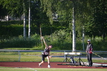 Topi Julkunen tempaisee keihään pitkälle.