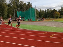 Miesten 1500 metriä voitti Lempäälän Kisan moninkertainen SM-mitalisti Aleksi Kivelä.