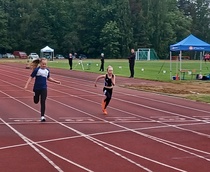 Pohjola-seuracupin ensimmäisessä osakilpailussa Savonlinnassa Aada Melto toi pari vuotta ali-ikäisenä tärkeitä pisteitä T13 60 metrillä.