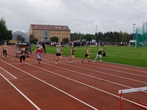 T11 60 metrin aidat, Venla Tarkiainen ulkoradalla.