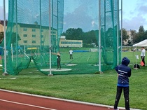 Riina Svensk moukarihäkissä.