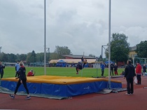 Saara Ruotsalainen 15-vuotiaiden seipäässä.